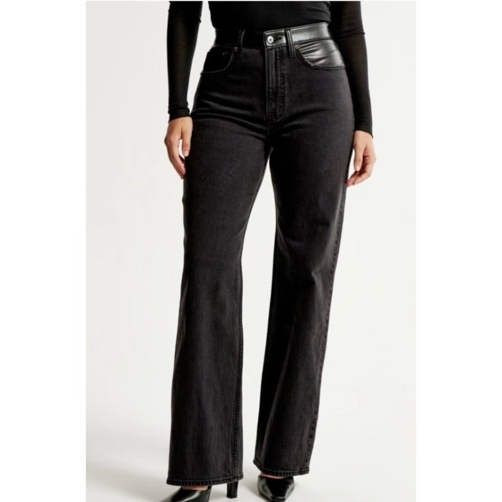 Abercrombie and Fitch The‎ 90's Relaxed Jean
High Rise Curve Love Black Womens